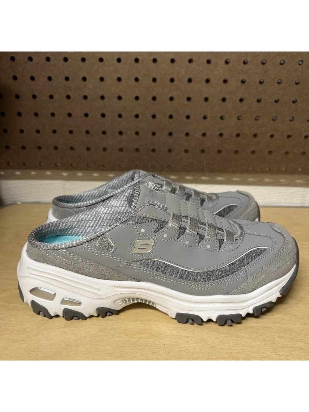 Skechers D'Lites Women’s Size 7 Mule 11940 Grey Slip On Shoes Sneakers Comfort